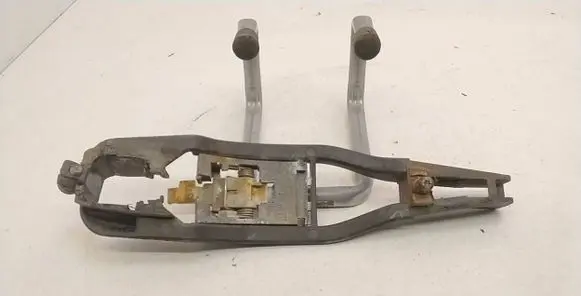 BMW 3 E46 Rear door exterior handle/bracket 8216121