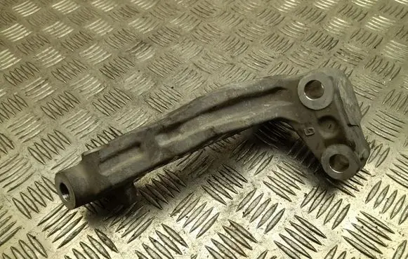 Peugeot 5008 Engine mounting bracket S0311A
