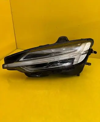 Volvo S60 Headlight/headlamp 32404679