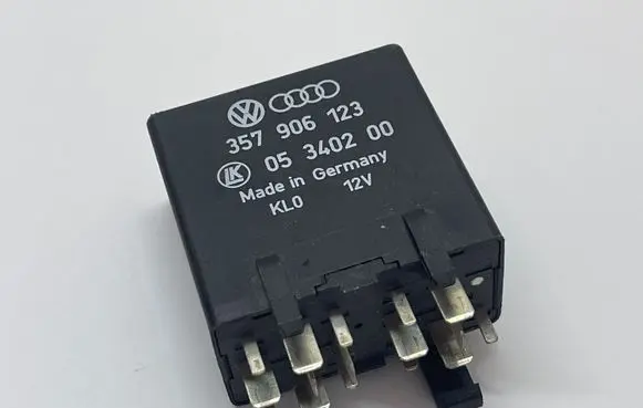 Volkswagen PASSAT B3 Other relay 357906123 05340200