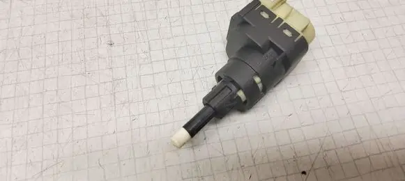 Volkswagen PASSAT B5.5 Brake pedal sensor switch 1K2945511
