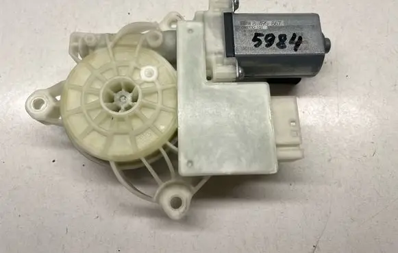BMW 3 G20 G21 Rear door window regulator motor 8495867