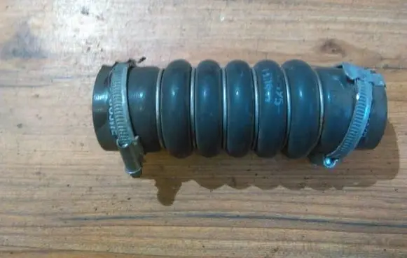 Ford Fiesta Intercooler hose/pipe av216c646ad av21-6c646-ad