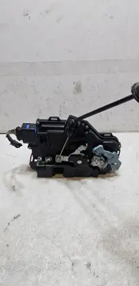 Skoda Octavia Mk2 (1Z) Front door lock 3D183701AC