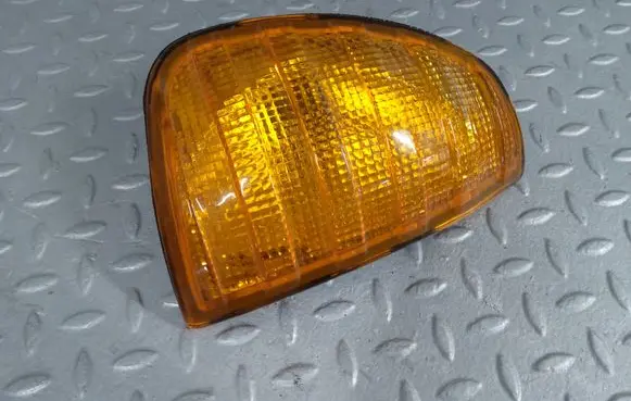Mercedes-Benz 200 300 W123 Front indicator light A0008207421 0008207421