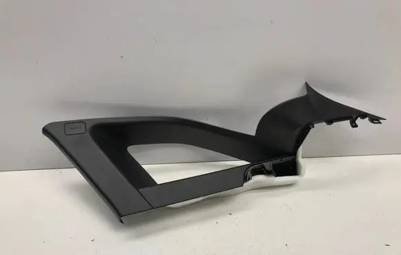 (D)pillar trim (top)