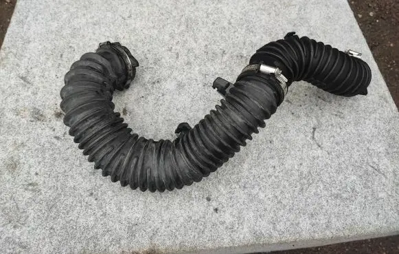 Nissan Primastar Air intake hose/pipe 93861664 8200806067