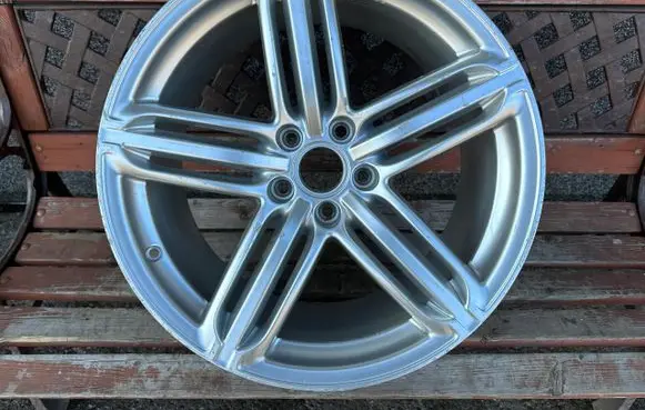 Audi TT TTS Mk2 R19 alloy rim 