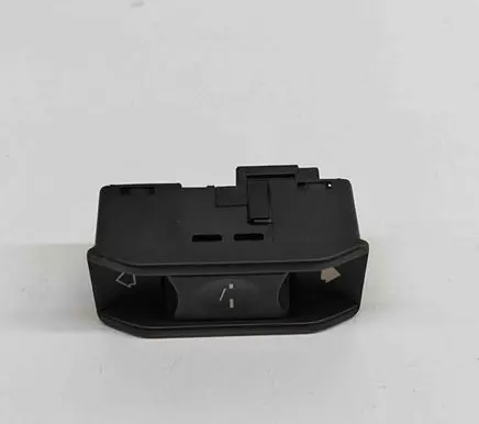 BMW 7 E38 Sunroof switch 8352182