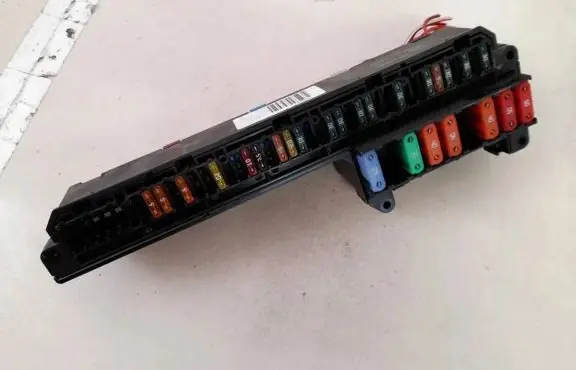 BMW 5 E60 E61 Fuse box set 6114695733002 61146957330-02