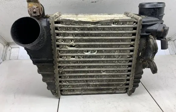Audi A3 S3 8L Intercooler air channel guide 1J0145803F