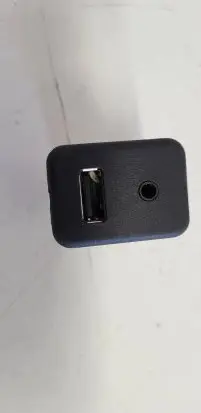 Chevrolet Aveo USB socket connector 25832462