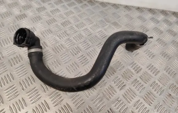 Volvo V40 Engine coolant pipe/hose 31474987