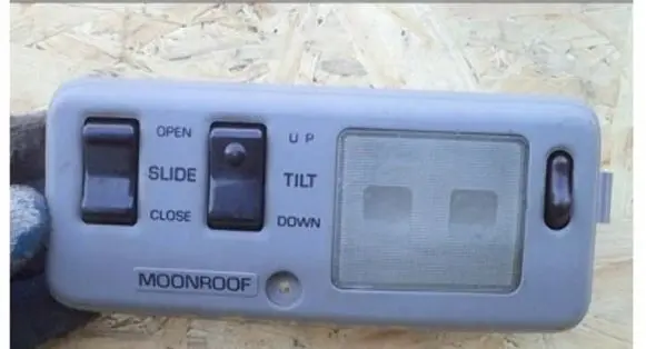 Toyota Carina T190 Sunroof switch 