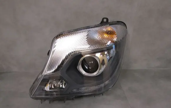 Mercedes-Benz Sprinter W906 Headlight/headlamp A9068206200 1EJ01103061 0110306100