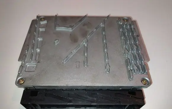 Volvo S60 Engine control unit/module 0281010319