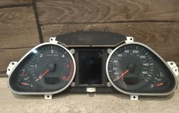 Audi A6 S6 C6 4F Speedometer (instrument cluster)