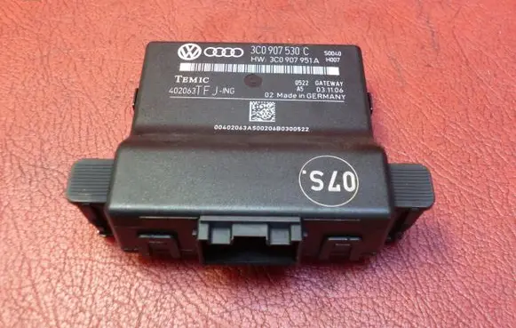 Volkswagen PASSAT B6 Gateway control module 3C0907530C