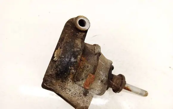 Opel Astra H Engine mount bracket