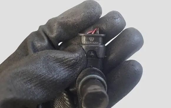 Audi A6 S6 C6 4F Camshaft position sensor 07L905163B