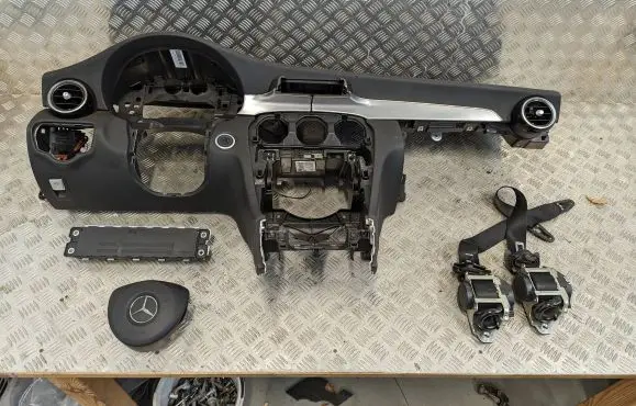 Mercedes-Benz C W205 Dashboard