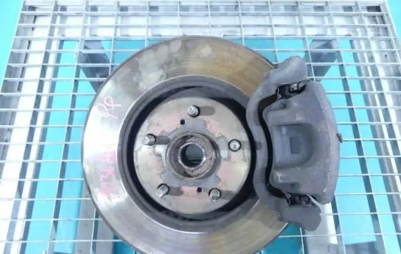 Toyota Avensis T270 Front wheel hub spindle knuckle IMPRK1036891