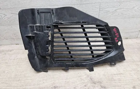 Peugeot 3008 II Front bumper lower grill AA37938073D