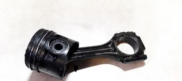 Volkswagen PASSAT B4 Piston with connecting rod 028h