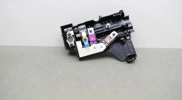 Volvo XC90 Current control relay 18019401