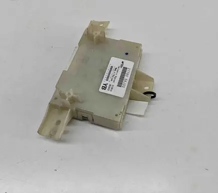 Nissan NP300 Sound amplifier 277605KJ0D