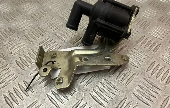 Volvo XC90 Electric auxiliary coolant/water pump 31368143