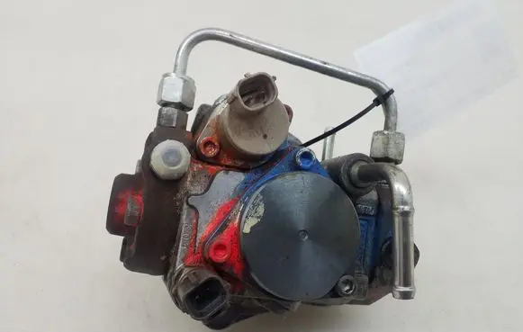 Toyota Auris 150 Fuel injection high pressure pump 221000R010