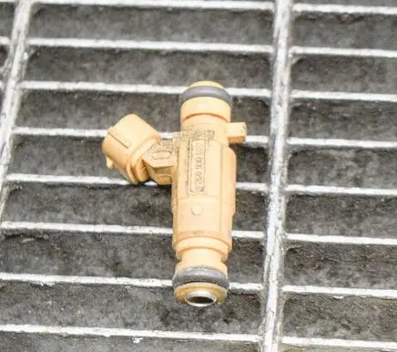 Hyundai i30 Fuel injector 9260930020 353102B000