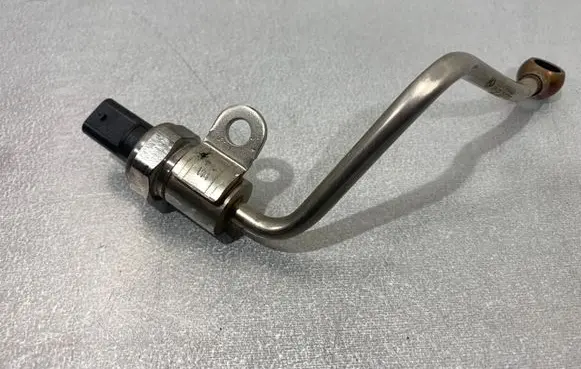 Toyota RAV 4 (XA40) Exhaust gas pressure sensor 8570936