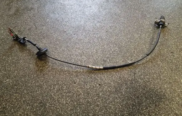 Handbrake/parking brake wiring cable