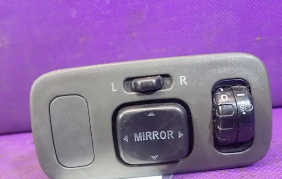 Toyota Yaris Verso Wing mirror switch 