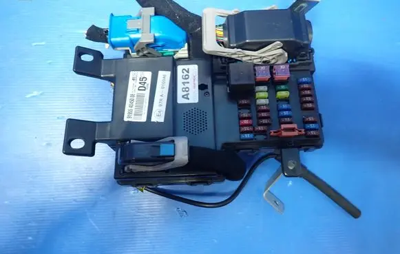 KIA Sedona Fuse module 919554D450 97RA010046