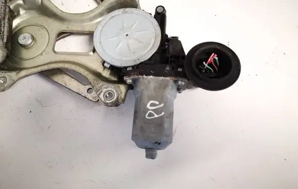 Lexus IS 220D-250-350 Front door window regulator motor 8571058010