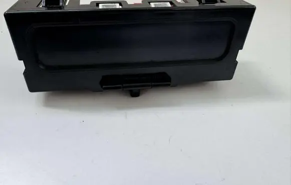 Renault Megane II Screen/display/small screen P8200028364A