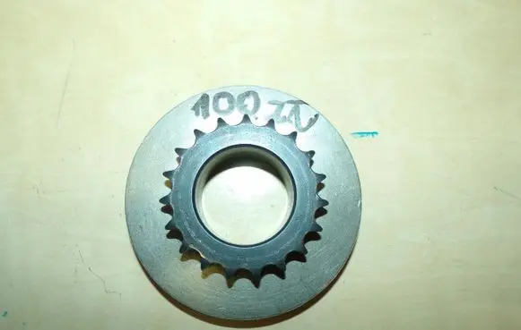 Opel Vivaro Crankshaft gear 