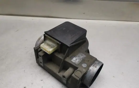 Volvo S70 V70 V70 XC Mass air flow meter 0281002074 1275245