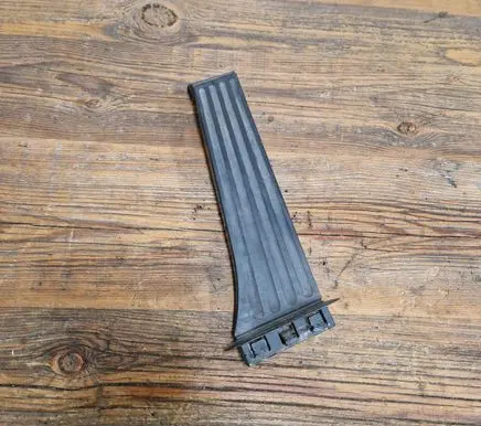 BMW 3 E46 Accelerator throttle pedal 11586601