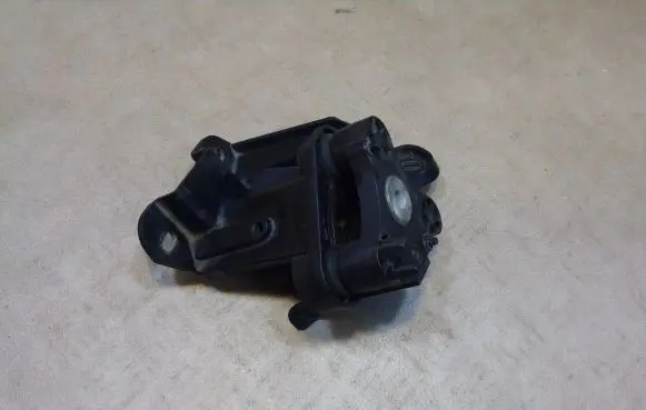 Mercedes-Benz E W212 ABS pump bracket A2124300410