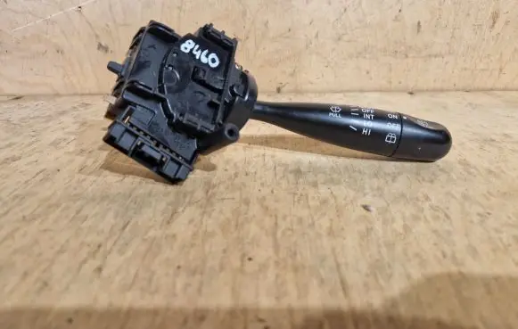 Toyota Yaris Wiper control stalk 173647