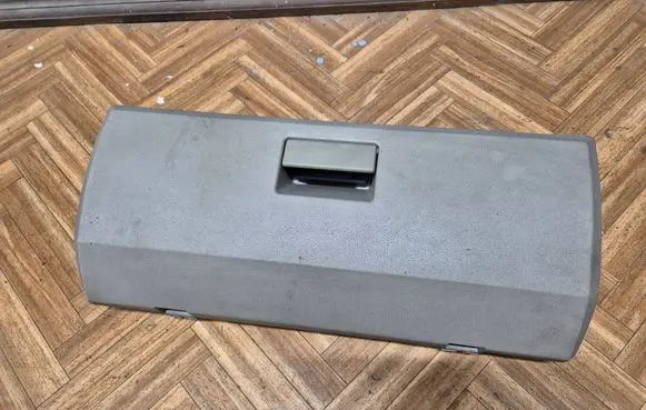 Dodge Nitro Glove box 14700047J1 6L01980X 1364059