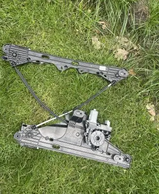 Citroen DS3 Front door window regulator with motor 9828416680 9828130680