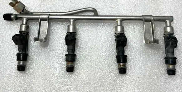 Opel Meriva A Fuel injector 25313846