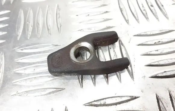 Volvo S40, V40 Fuel Injector clamp holder