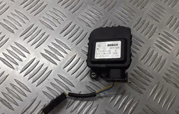 Mercedes-Benz E W210 A/C air flow flap actuator/motor 01328011088