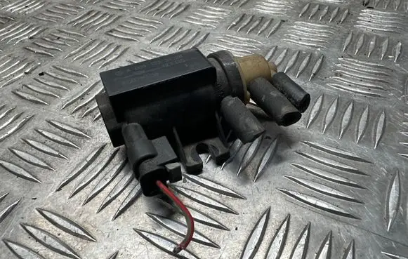 Mercedes-Benz SLK R172 Turbo solenoid valve A0091533128 70078208 12T115